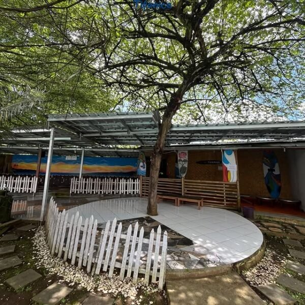 Fasilitas Umum di Kawasan Wisaata Tifanice Ocean Park Sukabumi – Gazebo (5)