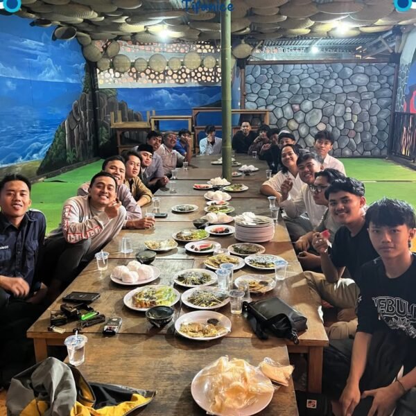 Menu Buka Bersama Keluarga Komunitas Teman di Resto Cafe Rumah Makan Alam Tifanice Sukabumi (2)