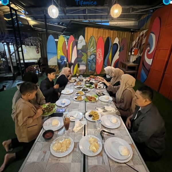 Menu Buka Bersama Keluarga Komunitas Teman di Resto Cafe Rumah Makan Alam Tifanice Sukabumi (4)